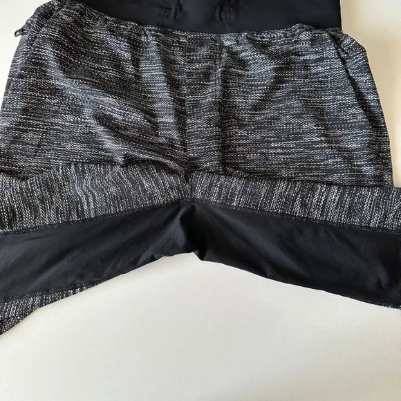 Lululemon T.H.E. Short All Court Texture White Black Stretch Linerless Quick Dry - Picture 7 of 8